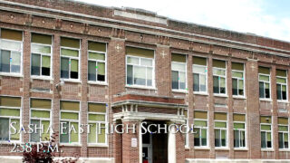 Sexo oral, creampie, gozada, sem camisinha, facial, pênis enorme, homem – filme caseiro dos amadores Brad Kalvo, Mitch Vaughn e Nick Simpson, sendo fodidos no cu