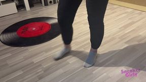 Sneaker-Girl Akira - wooden easter decoration