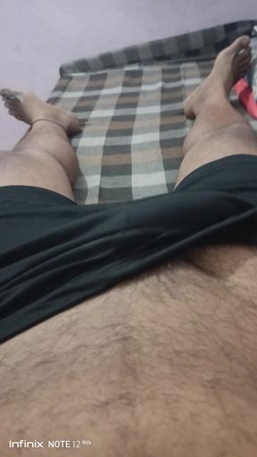 Ghar pr akele hone ka fayda utha liya
