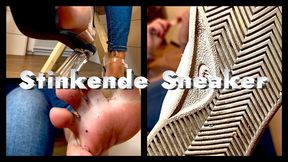 Du wirst meine dreckigen Sneaker reinigen! Dreckige Füße lecken! Intensiver Duft mit Abspritzbefehl!