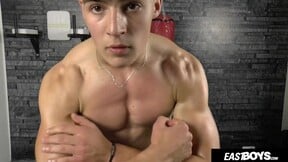 Hot muscle boy Kent Mills shows his abs