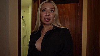 Hotel Manager Girl Apologizes For Bad Service