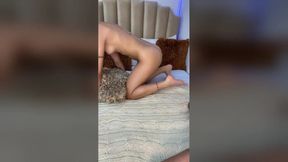 Cute girl puts the cock in her pussy and then in her ass, big facial at the end!