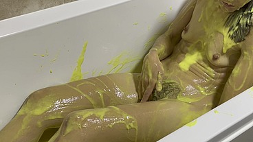 Gunge Orgasm in the Bath
