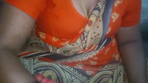 Indian tamil sexy saree aunty super boobs show