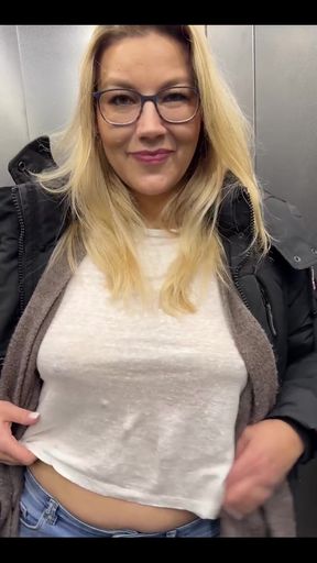 Please Leave an Honest Comment Under This Video About What You Would Do if the Elevator