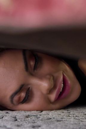 Adult Time - Sabina Rouge Lets Brooklyn Gray Play with Her Pussy While She&#039;s Stuck at Cafe!