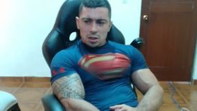 Huge Muscled Colombian Model Jerk Off and Body Show