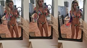 j ai recu pleins de nouveaux maillots de bain t en penses quoi ?