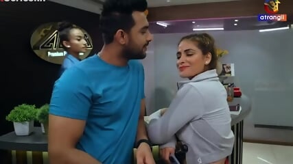 Desi Bhabhi Ko Choda Goli Kha Ke