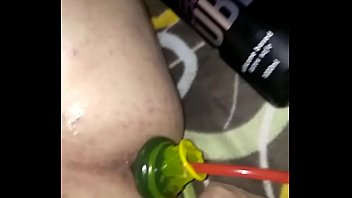 Siendo dilatado y implorando leche