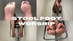 Stool Foot Worship (MP4)