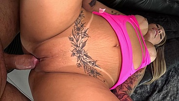 Uma Milf muito gostosa dando o rabo e levando leitada dentro da buceta - Dani Dias