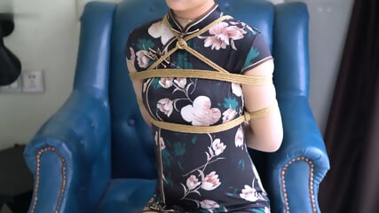 Qipao bound