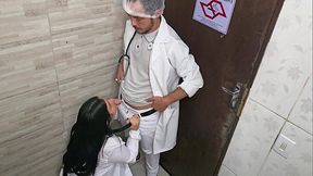 M&eacute_dico e enfermeira n&atilde_o resistem e trasam no banheiro do hospital durante o plant&atilde_o