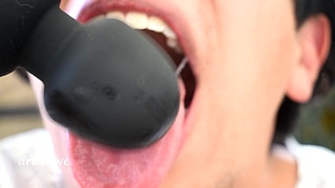 Tongue plus Domi super vibrator
