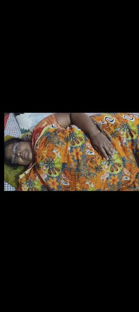 Indian Bhabhi New Couple Merried Injoy ndoor Bed Romance - R_liya