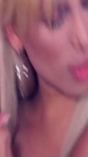 Tranny Fucks Threesome Guys Until Cumshot in the Ass