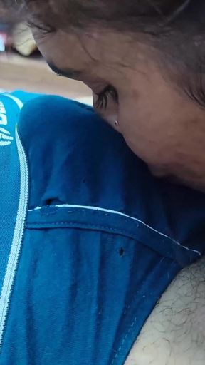 Hot Mallu Girl Kissing Boy's Full,body and Take Penis From Underwear
