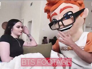 I Pound Remi Raw’s Trimmed Slit in Doggy style for a Facial!