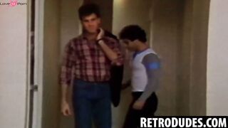 RetroDudes.com - Dodge shares passionate kisses and sixty-nine action with his hung c