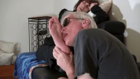 Call for mature feet (mp4)