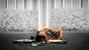 Hard jerking off my Boyfriend at a public beach - Quick Risky outdoor Handjob with huge Cumshot