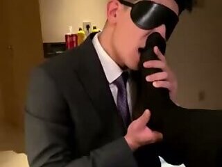 Chinese - Bé cún văn phòng mặc vest dăm đãng