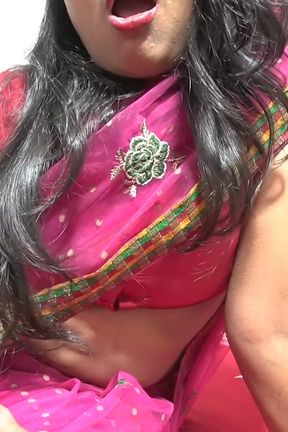 An Indian Bhabhi Made Herself Squirt