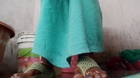 Desi 25-year-old horny village girl Geeta Bhabhi masturbation video, Geeta9905