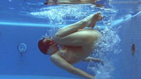 Juicy Russian babe Lina Mercury in the pool