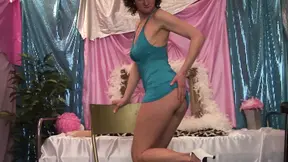 Deepthroat Chick Takes It All