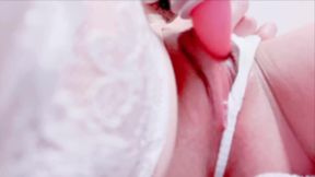 【個人撮影】新しいおもちゃでクンニ攻め♡マンスジくっきりヌルヌルおまんこ【モザイク極薄】