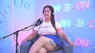 SQUIRTER MILF Katalina777 goes wild as her friend's tongue sucks on her clit, and she screams like a horny slut!