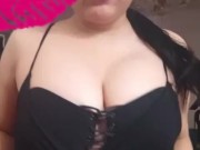 Lesly te muestra todo lo que una latina caliente puede hacer para hacerte gemir.