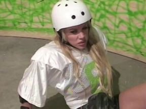 Roller bitch enjoying DP