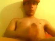 sólito en casa haciéndome una paja