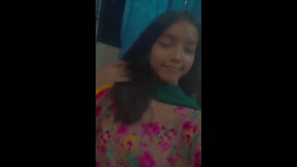 Friend ki horny sister big boobs aur pussy dikhayi mujhe mms