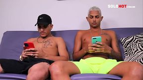 Batalha de punheta com meu amigo!