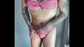 Update #246 (June 9, 2022) I went to try on this bikini and took the opportunity to give a nice handjob ?