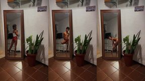 exibindo o corpo peladinho enquanto fofoco c a amiga