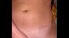 Une grosse ejacs sur mes seins