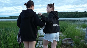 Two girls took their clothes off on the lake. A passing surfer had sex in the open air.
