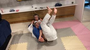 Mixed Wrestling Kimono Fight – Guy vs Girl