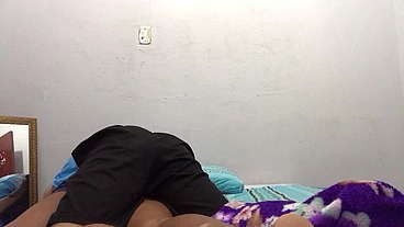 Na cama com ele Flakael sem camisinha