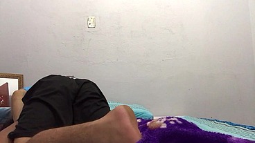 Na cama com ele Flakael sem camisinha