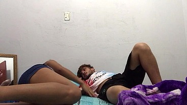 Na cama com ele Flakael sem camisinha