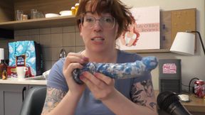 NSFW Review of the Night King Dildo by Uberrime