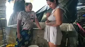 todos los d�as viene para que le regale agua pero la verdadera raz�n es que viene para que la folle