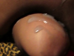 Cumming on crossed legs in tights